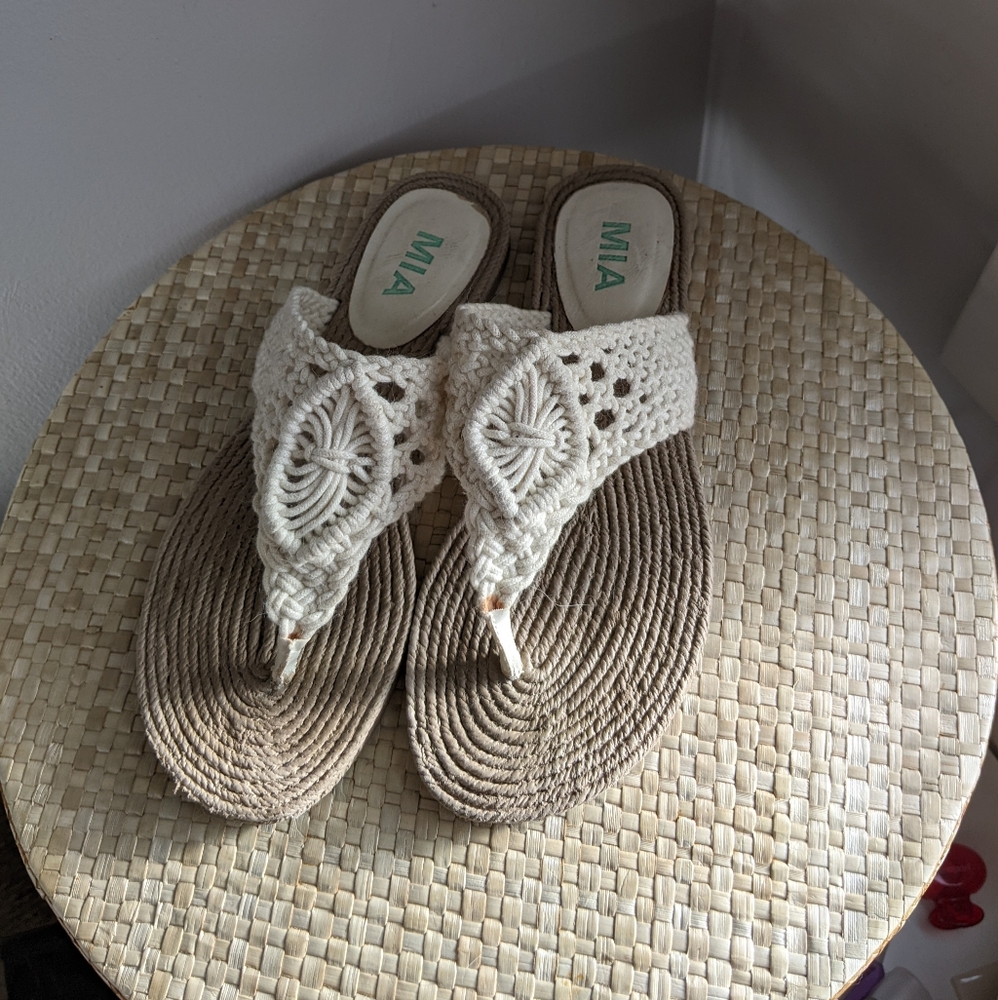 Cute crochet style woven flip flops by Mia